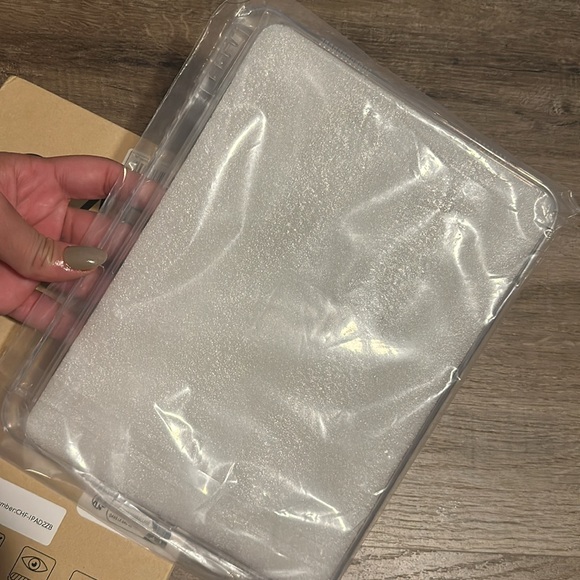 iPad 10th Gen 10.9 accessories - Picture 5 of 5